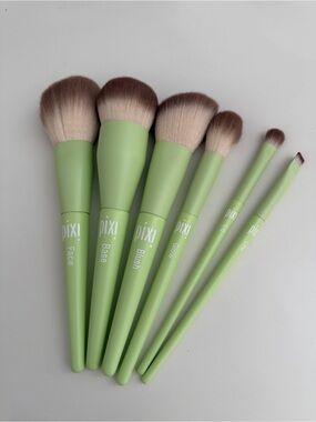 Pixi Mint Green 6-Piece Face & Eye Brush Set